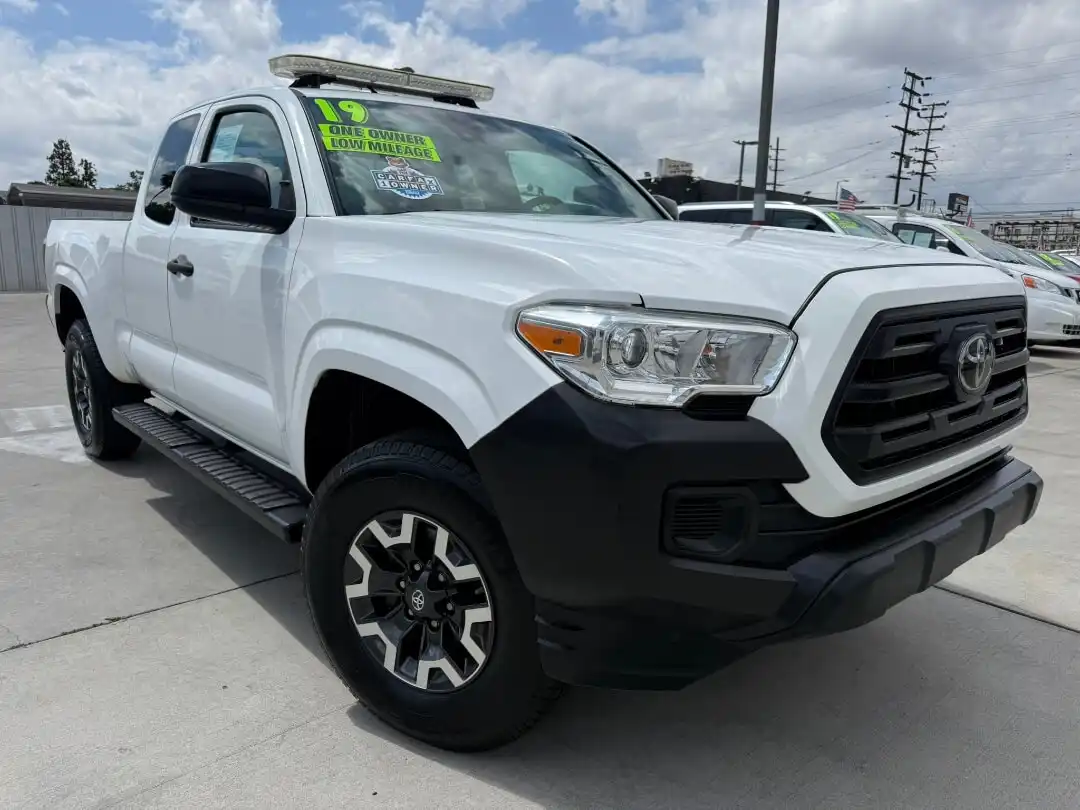 2019 Toyota Tacoma SR Access Cab 2WD 4-Cyl Auto Std Bed's photo