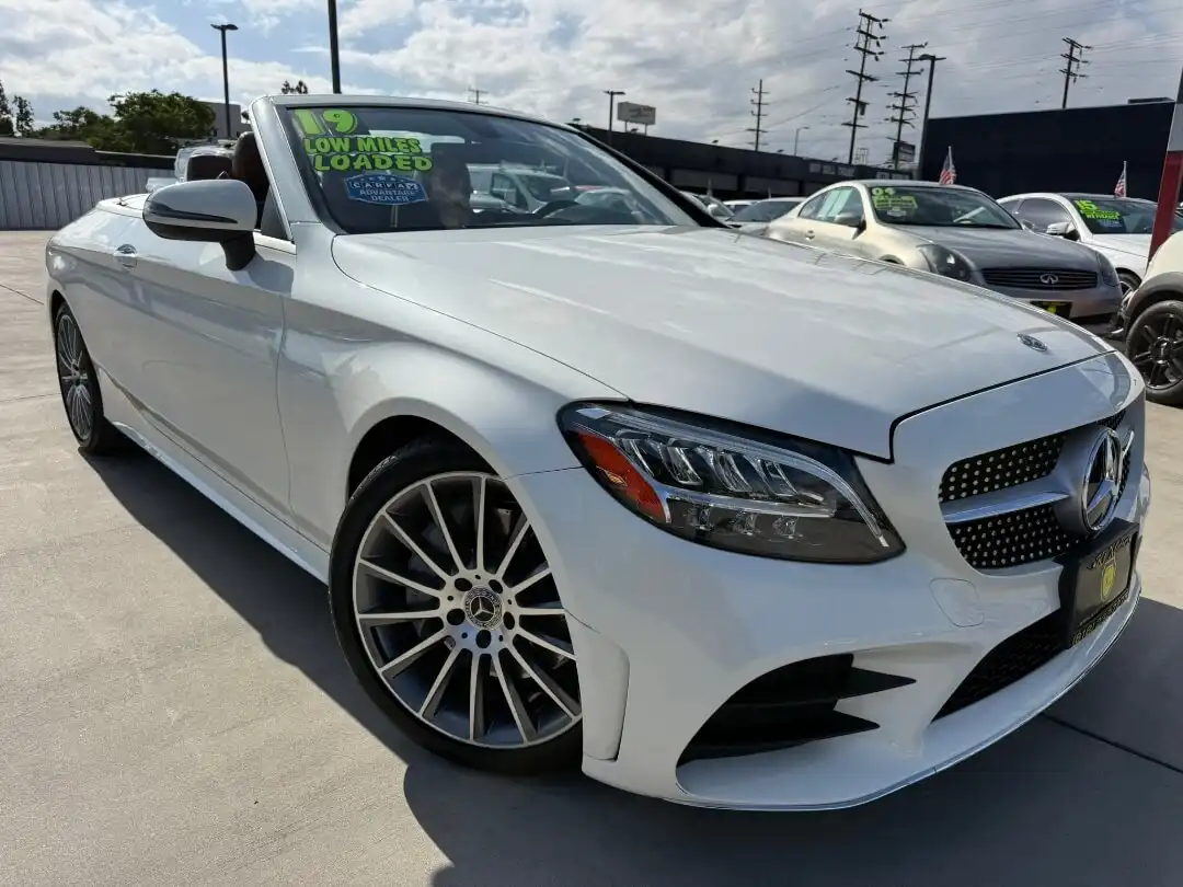 2019 Mercedes-Benz C-Class C300's photo