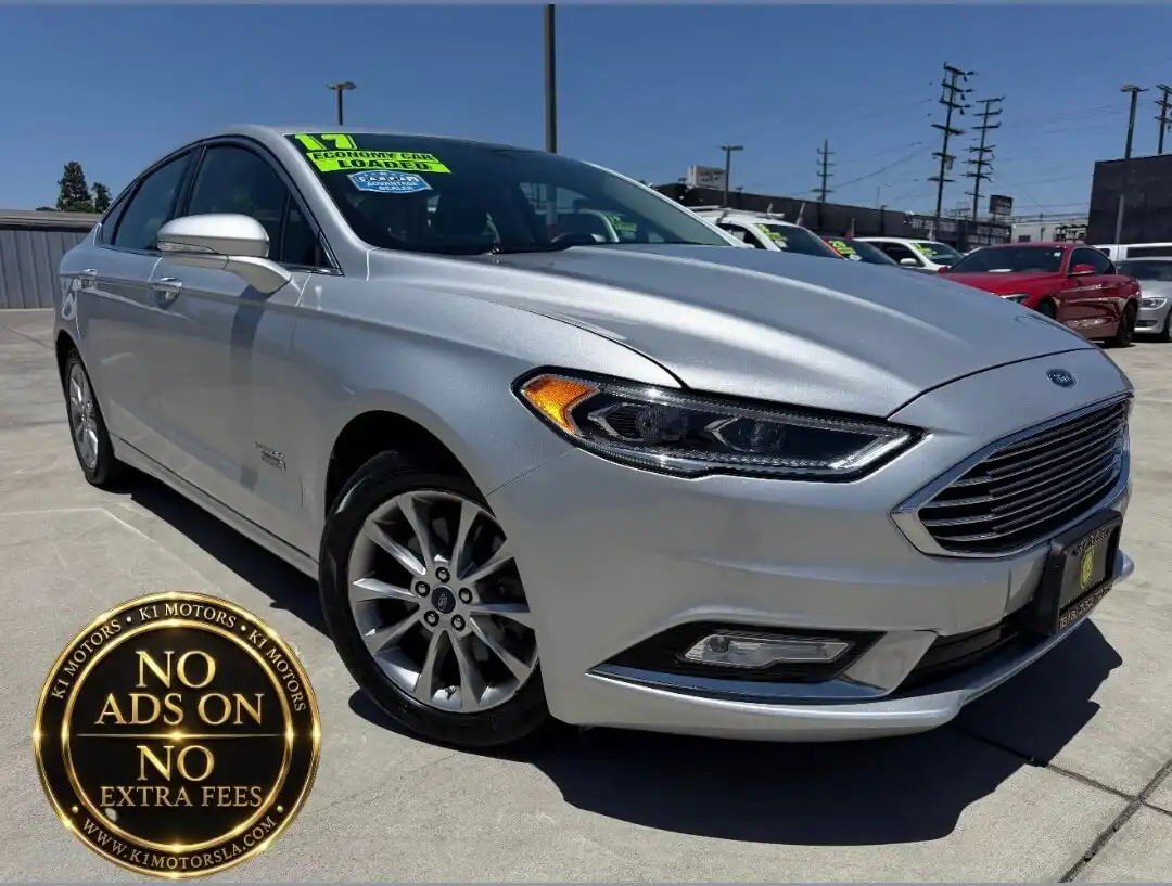 2017 Ford Fusion Plug-In Hybrid Titanium's photo