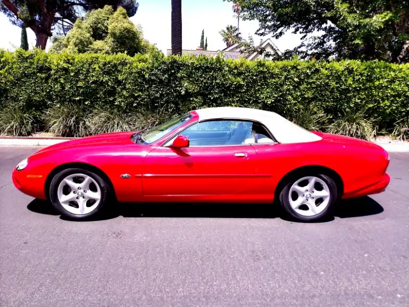 2000 Jaguar XK XK8's photo