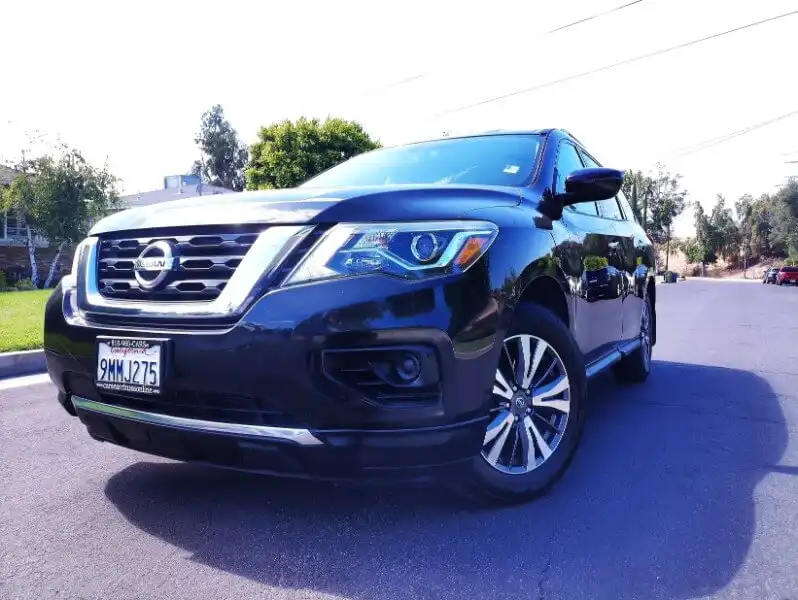 2017 Nissan Pathfinder S 2WD's photo