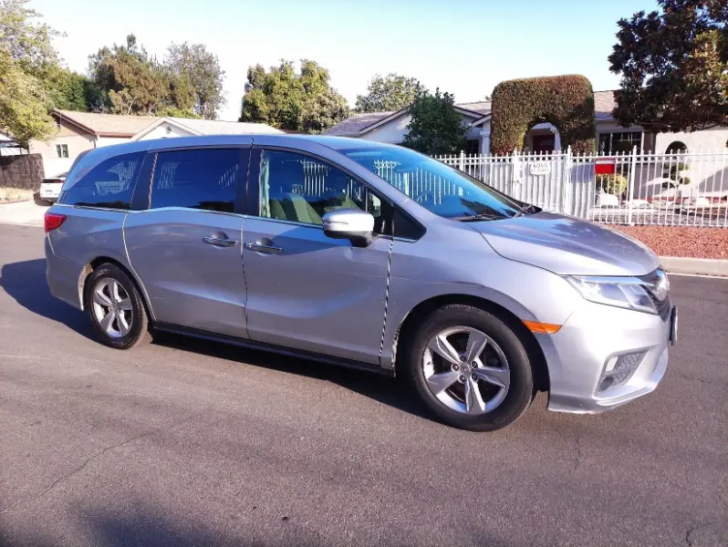 2019 Honda Odyssey EX photo 4