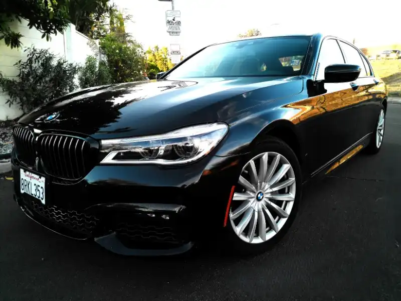 2017 BMW 7 Series 750i's photo