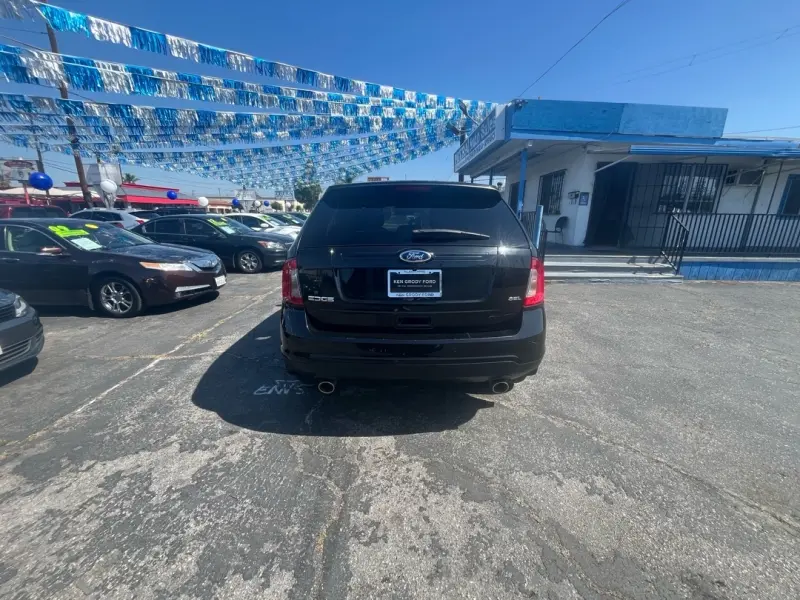 2013 Ford Edge SEL photo 4