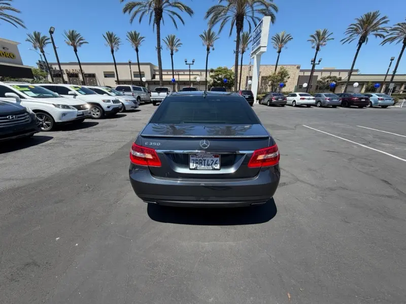 2013 Mercedes-Benz E-Class E350 Luxury photo 4