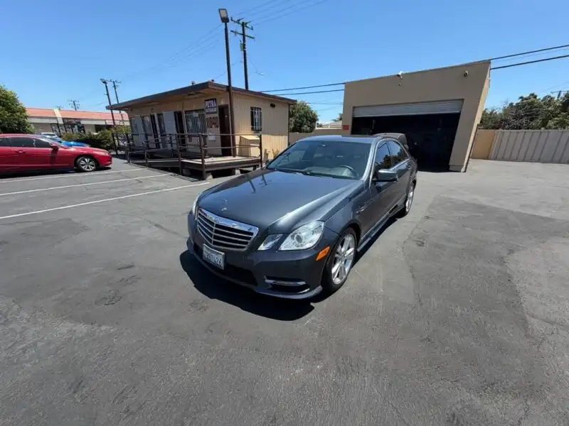 2013 Mercedes-Benz E-Class E350 Luxury's photo