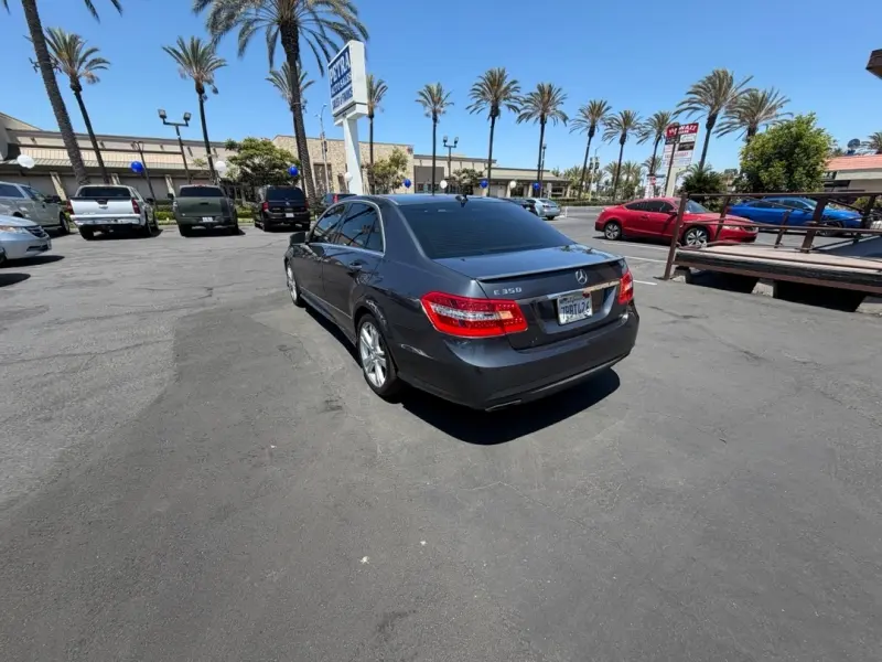 2013 Mercedes-Benz E-Class E350 Luxury photo 3