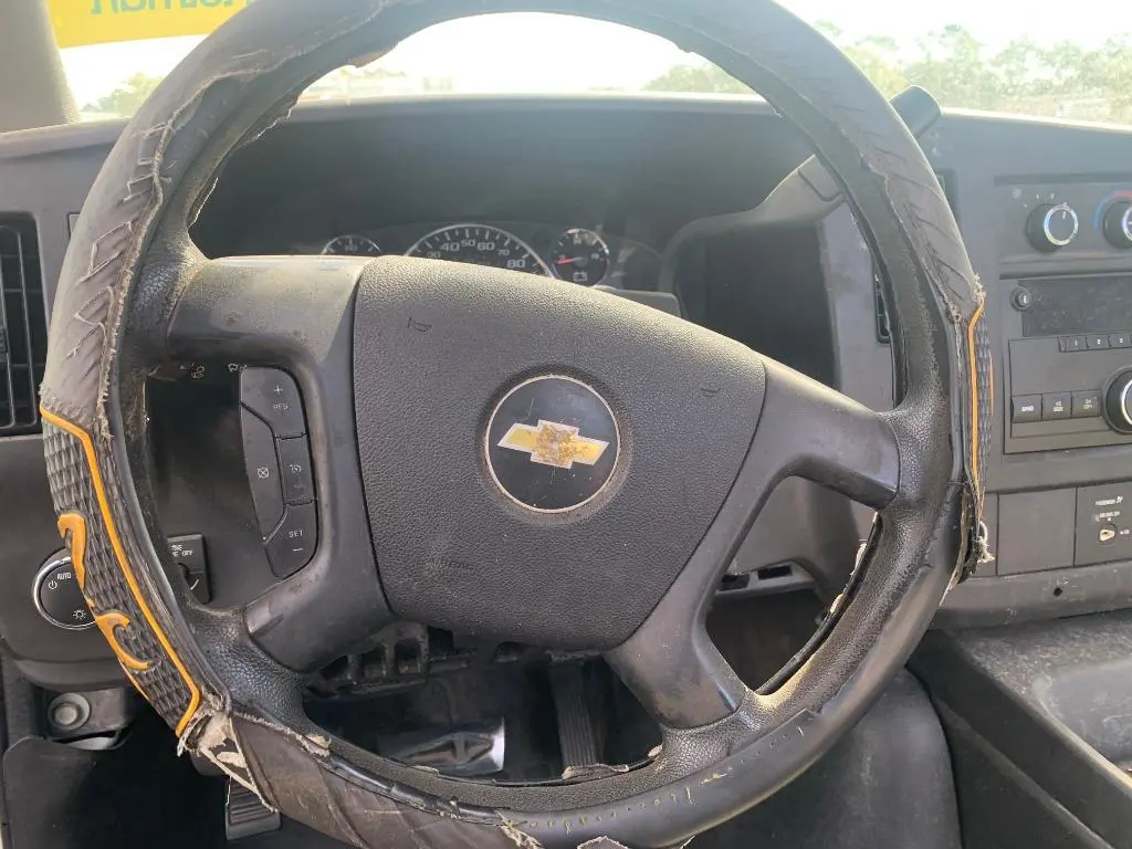 2012 Chevrolet Express undefined photo 4