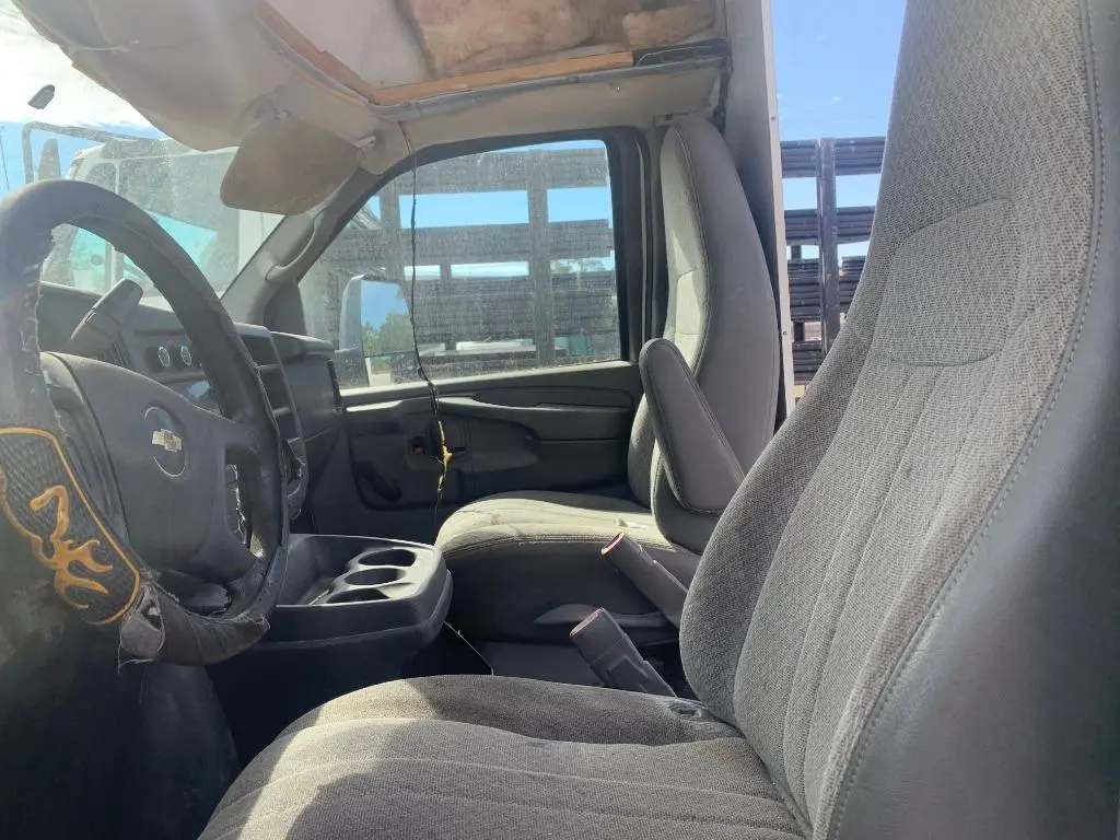 2012 Chevrolet Express undefined photo 3