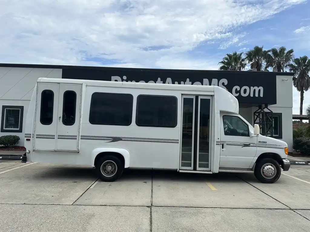 2007 Ford E-Series's photo