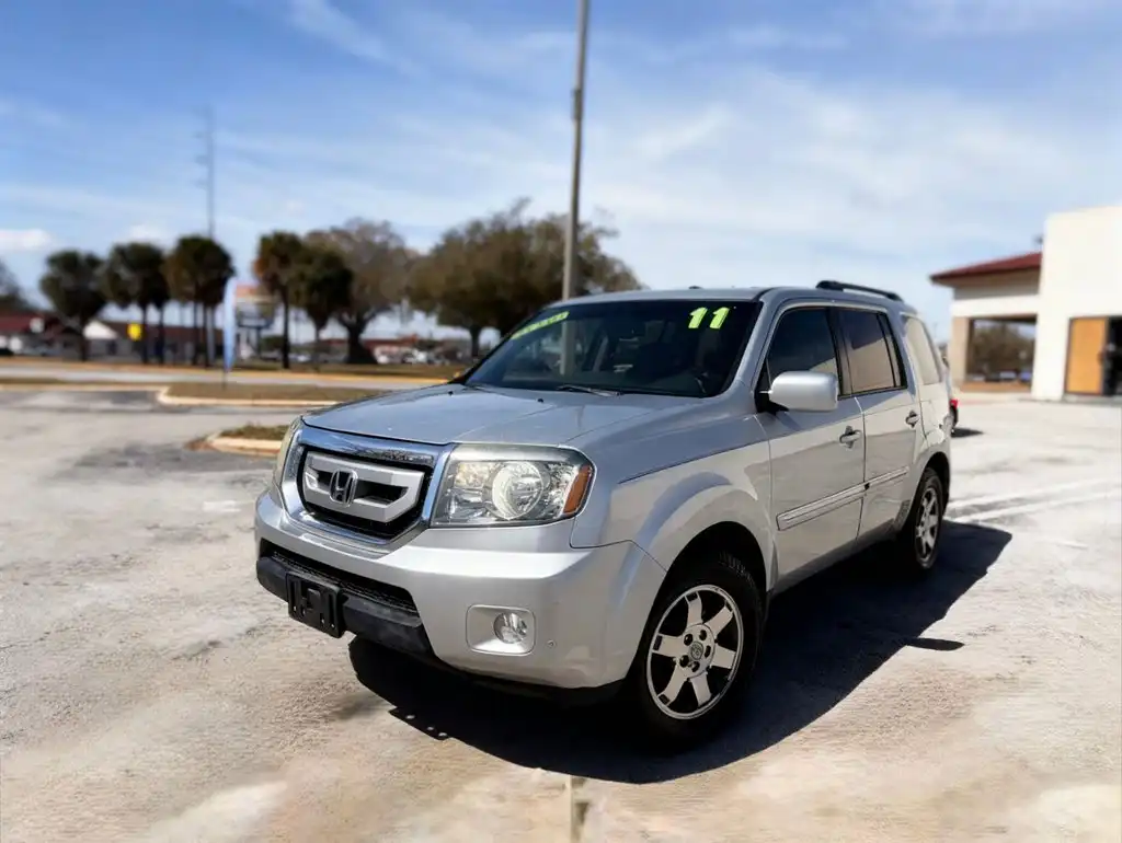 2011 Honda Pilot Touring w/ NAVI and RES's photo