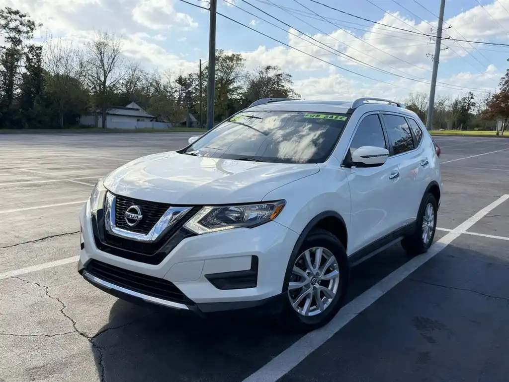 2017 Nissan Rogue SV FWD's photo