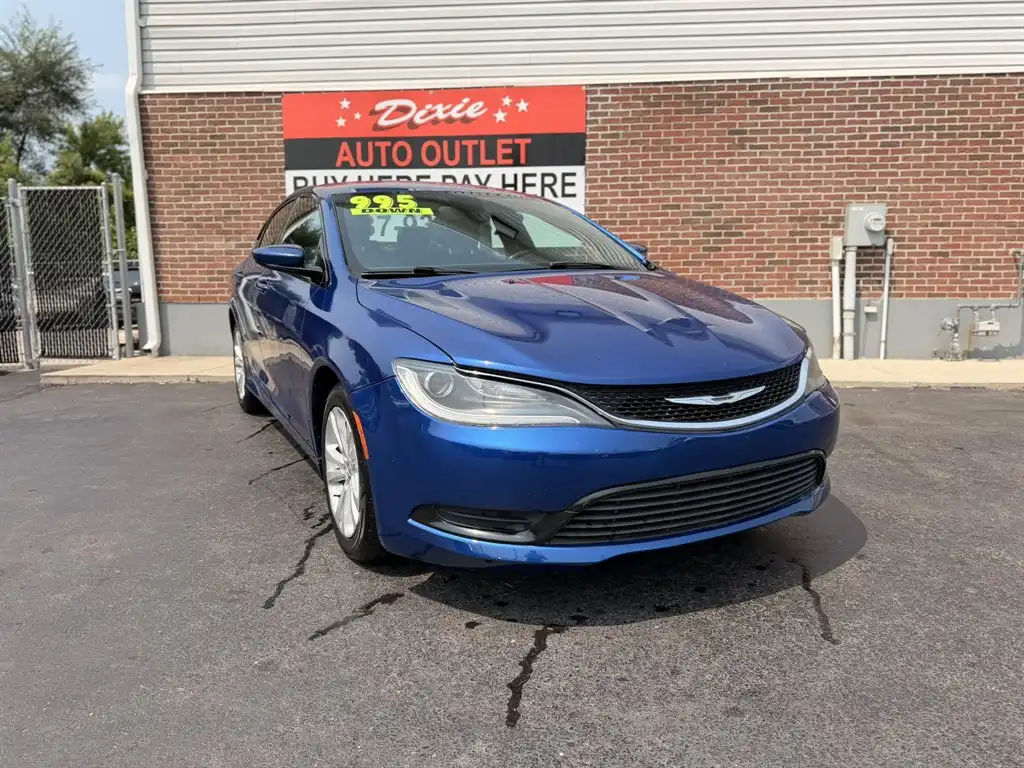 2015 Chrysler 200 S's photo