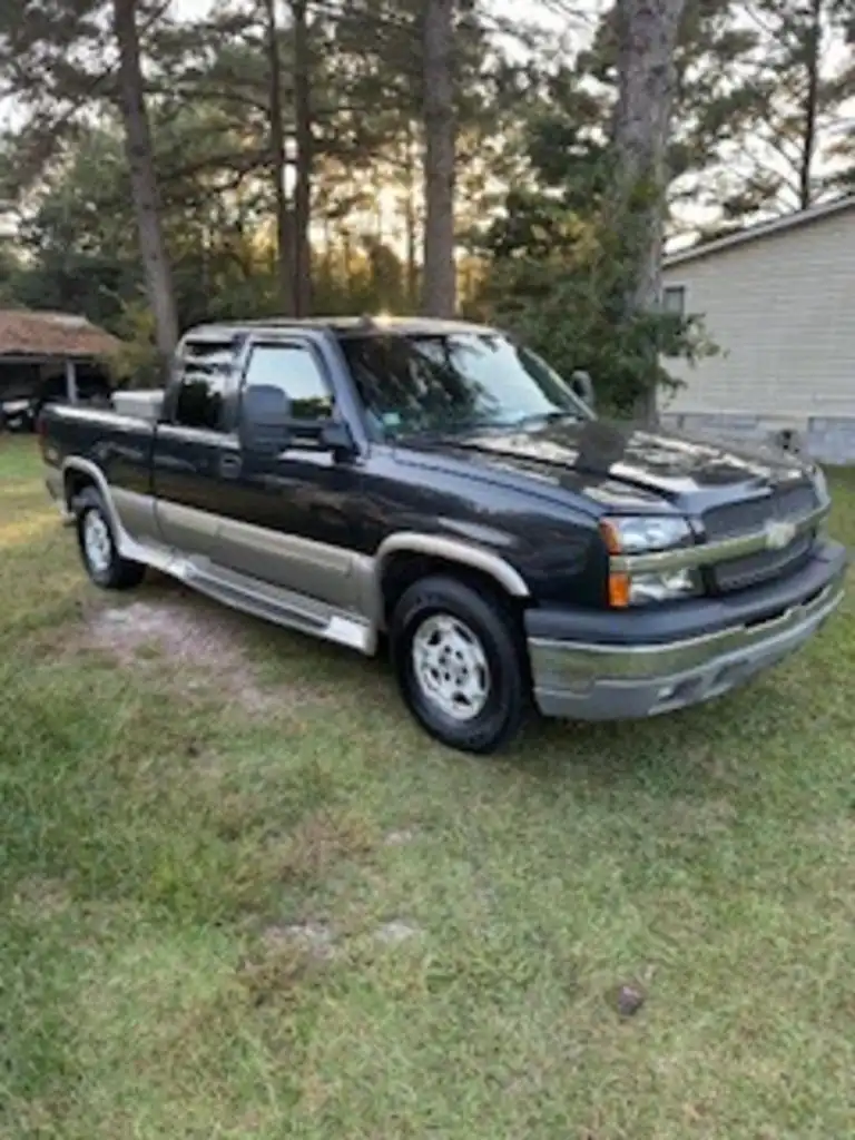 2003 Chevrolet Silverado 1500 LS 4WD Extended Cab SWB's photo