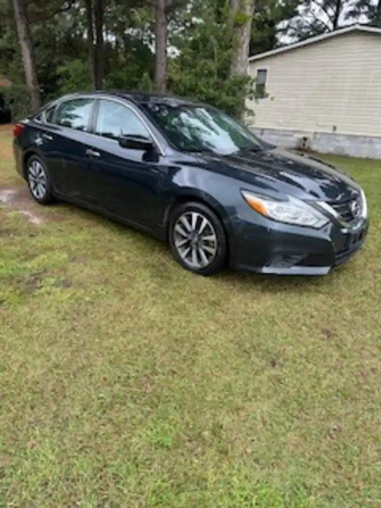 2017 Nissan Altima 2.5 SV's photo