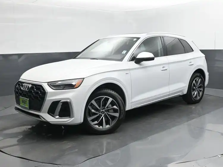 2023 Audi Q5 45 Premium Plus's photo