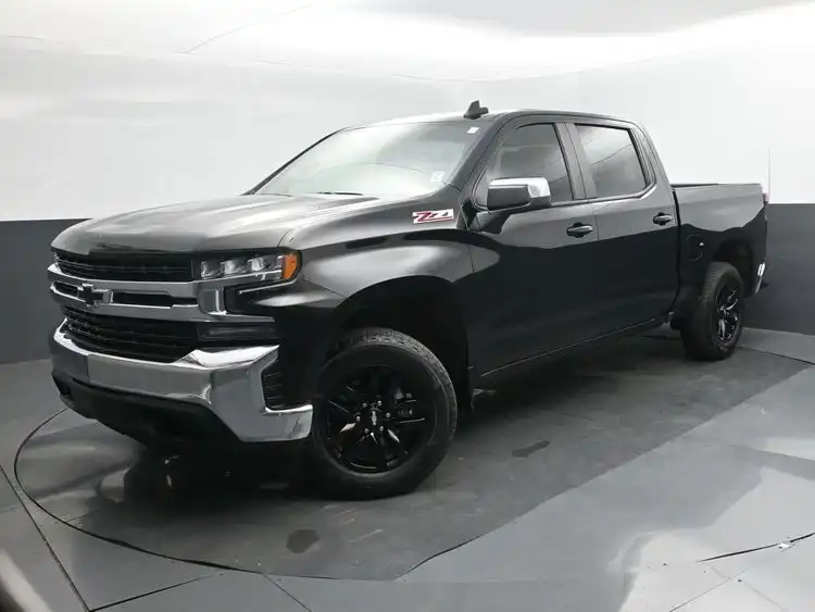 2021 Chevrolet Silverado 1500 LT 4WD Crew Cab Short Box's photo