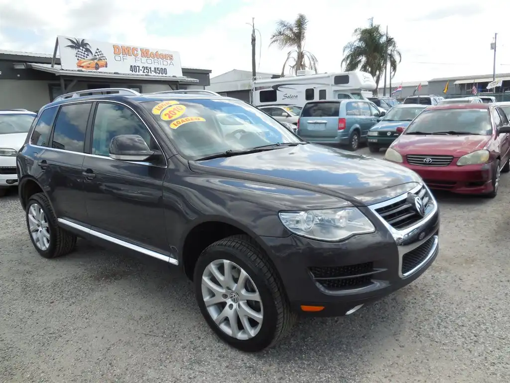 2010 Volkswagen Touareg TDI's photo