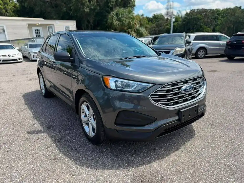 2019 Ford Edge SE's photo
