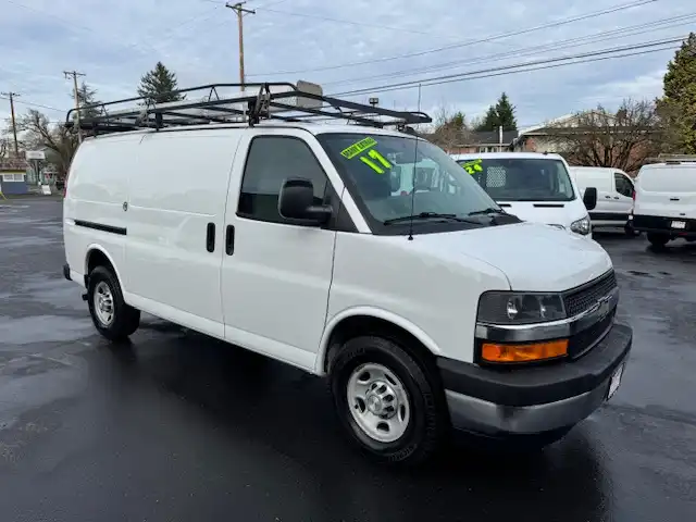 2017 Chevrolet Express 3500 Work Van HD's photo