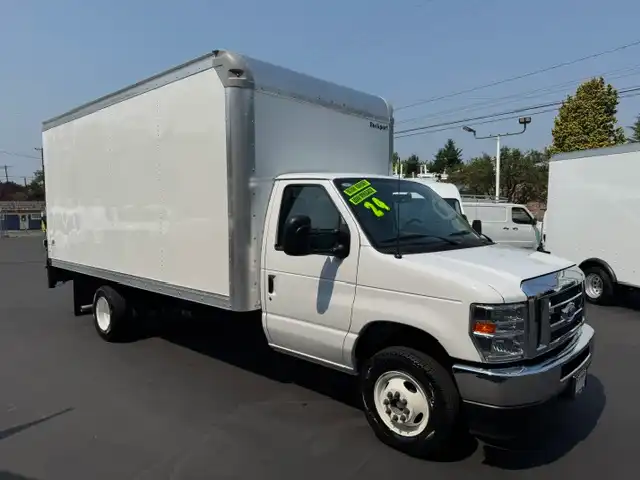 2024 Ford E-Series DRW E-450 Super Duty 176 in WB's photo
