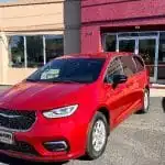 2025 Chrysler Pacifica Select's photo
