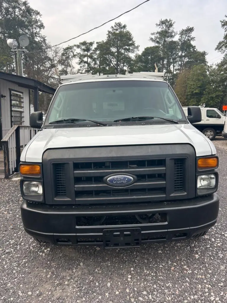 2012 Ford E-Series E-250 Van photo 3