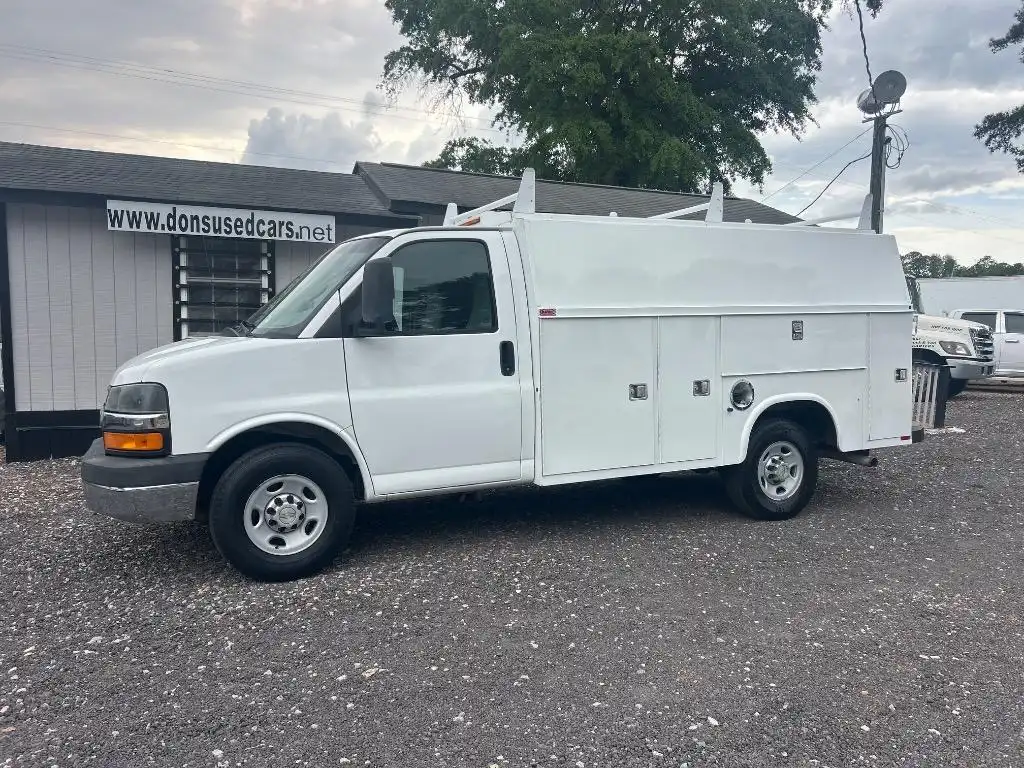 2013 Chevrolet Express's photo