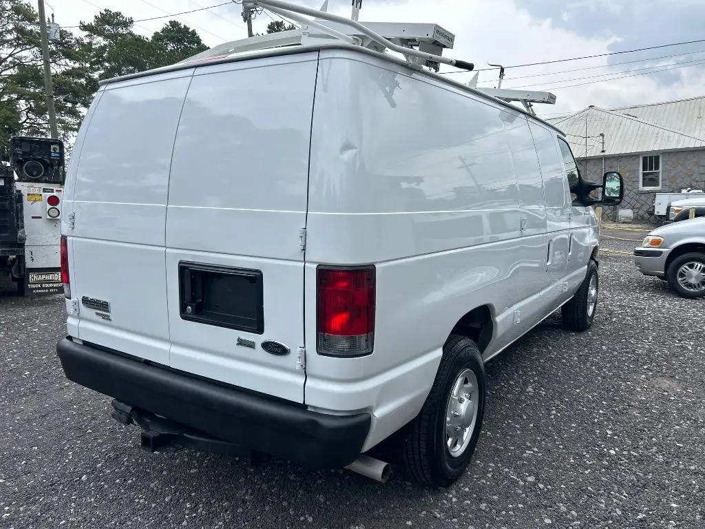 2014 Ford E-Series E-250 Van photo 5