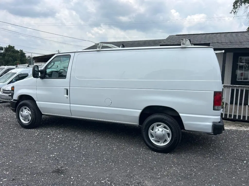 2014 Ford E-Series E-250 Van photo 4