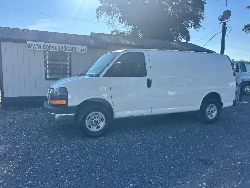 2015 GMC Savana Cargo Van 2500's photo