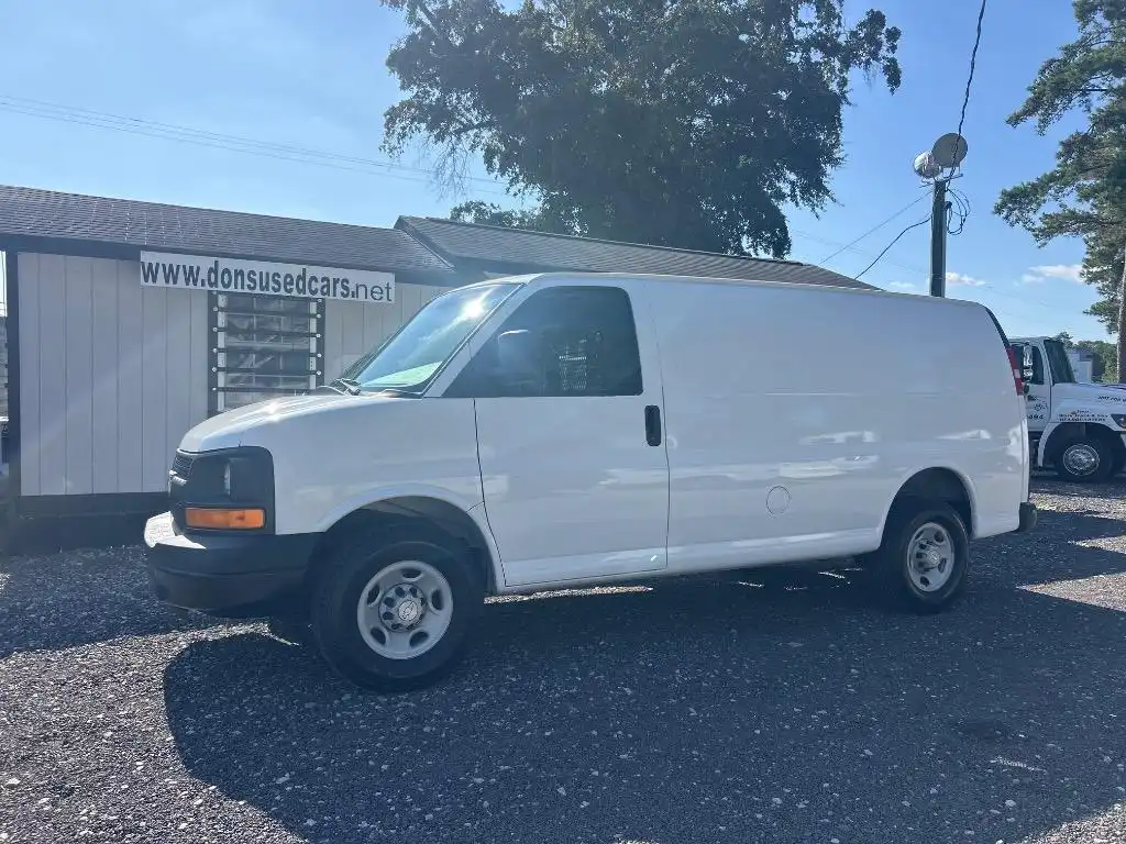 2008 Chevrolet Express HD 3500's photo