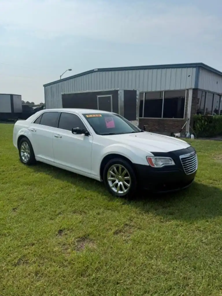 2011 Chrysler 300 Limited's photo
