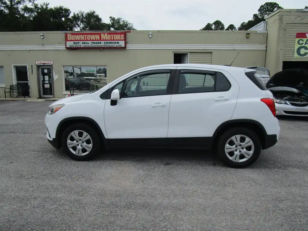 2018 Chevrolet Trax LS's photo