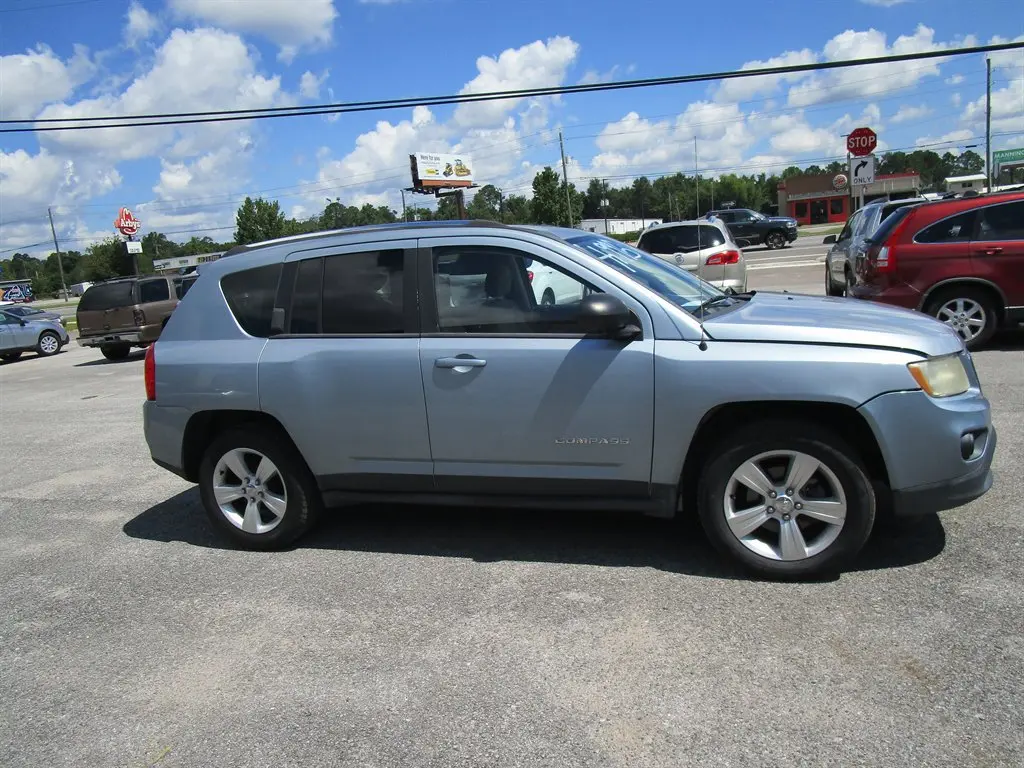 2013 Jeep Compass Latitude photo 3