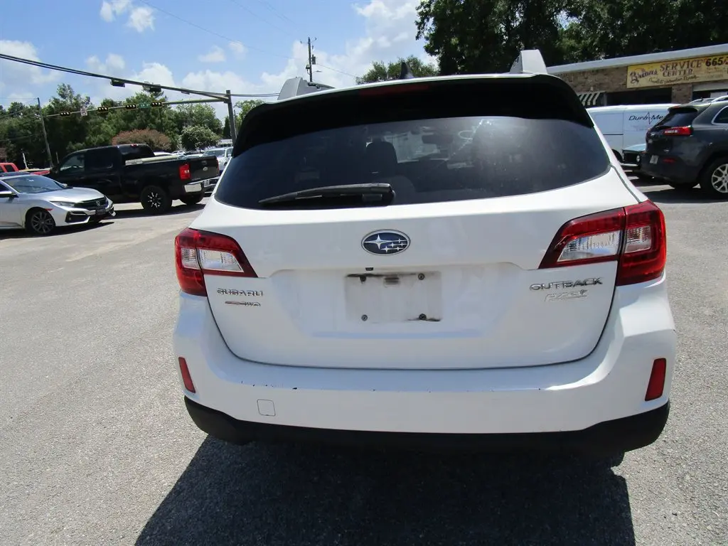2017 Subaru Outback 2.5i Premium photo 4