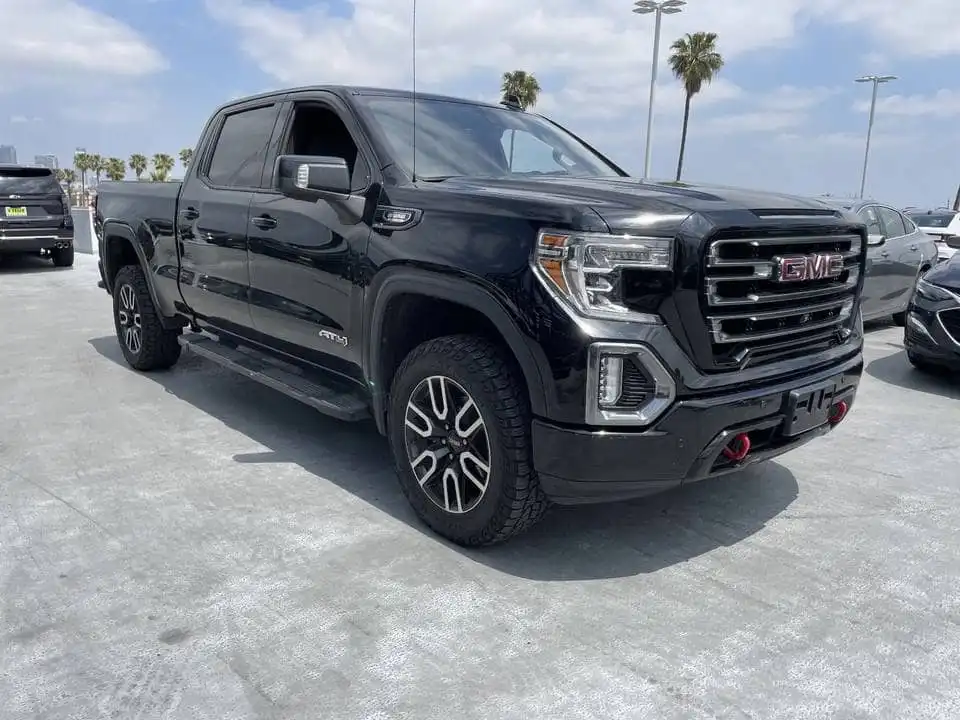 2020 GMC Sierra SLT 4WD Crew Cab Short Box's photo