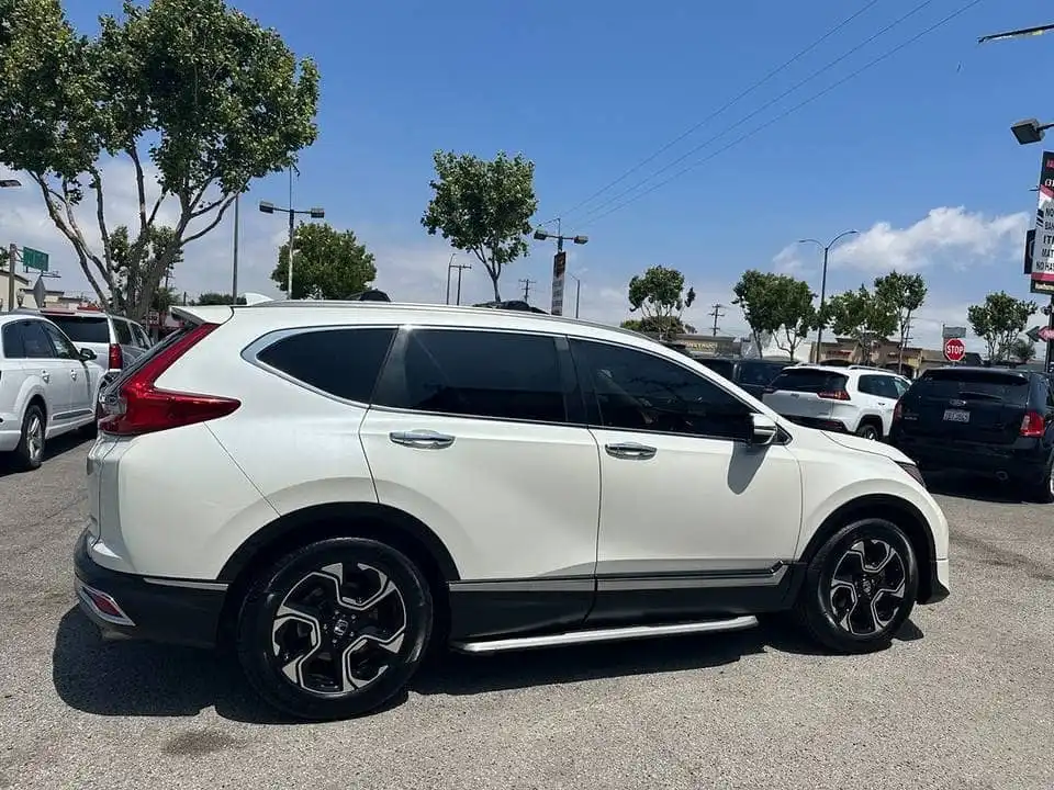 2018 Honda CR-V Touring 2WD's photo