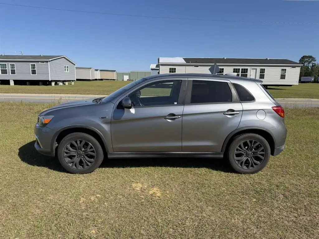 2017 Mitsubishi Outlander Sport 2.0 ES AWC CVT's photo