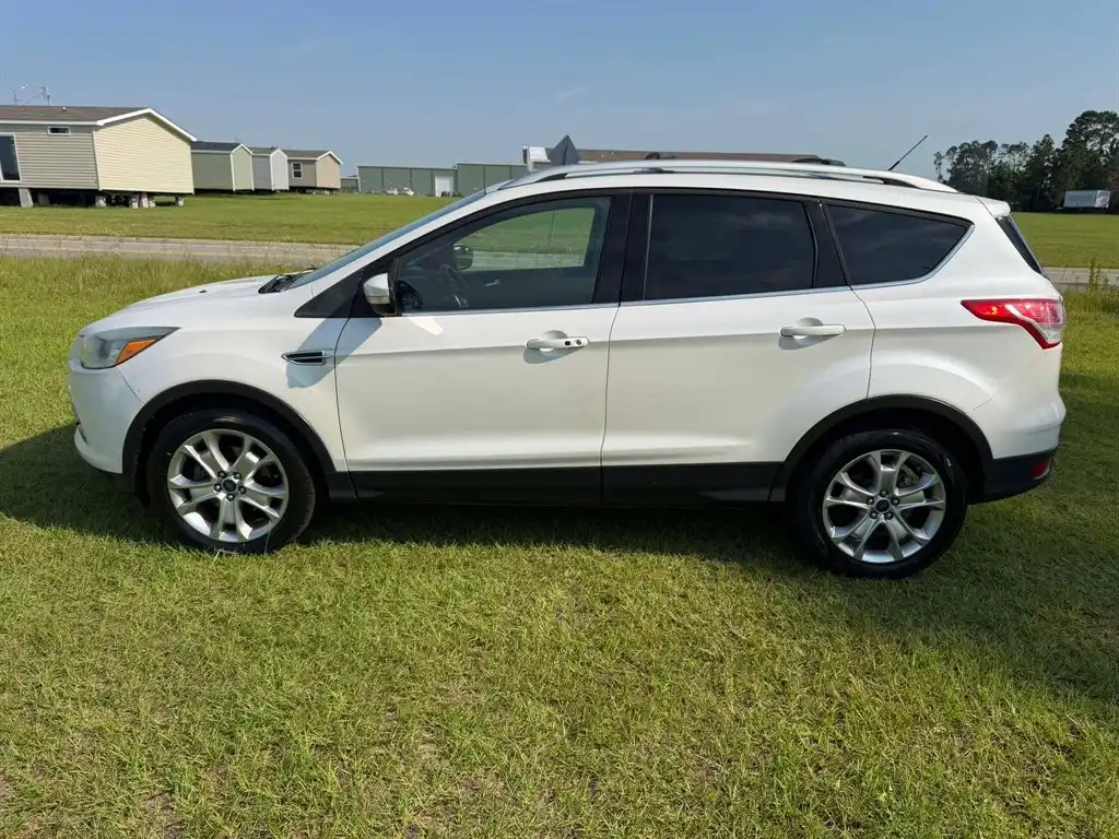 2016 Ford Escape Titanium's photo