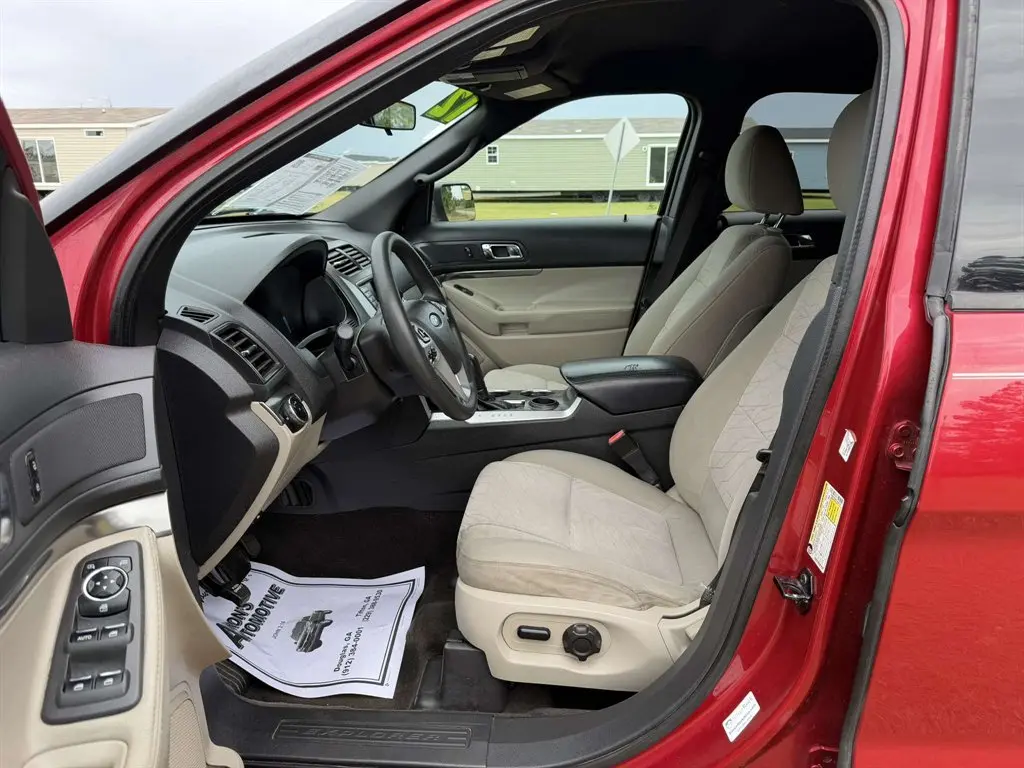 2012 Ford Explorer Base photo 5