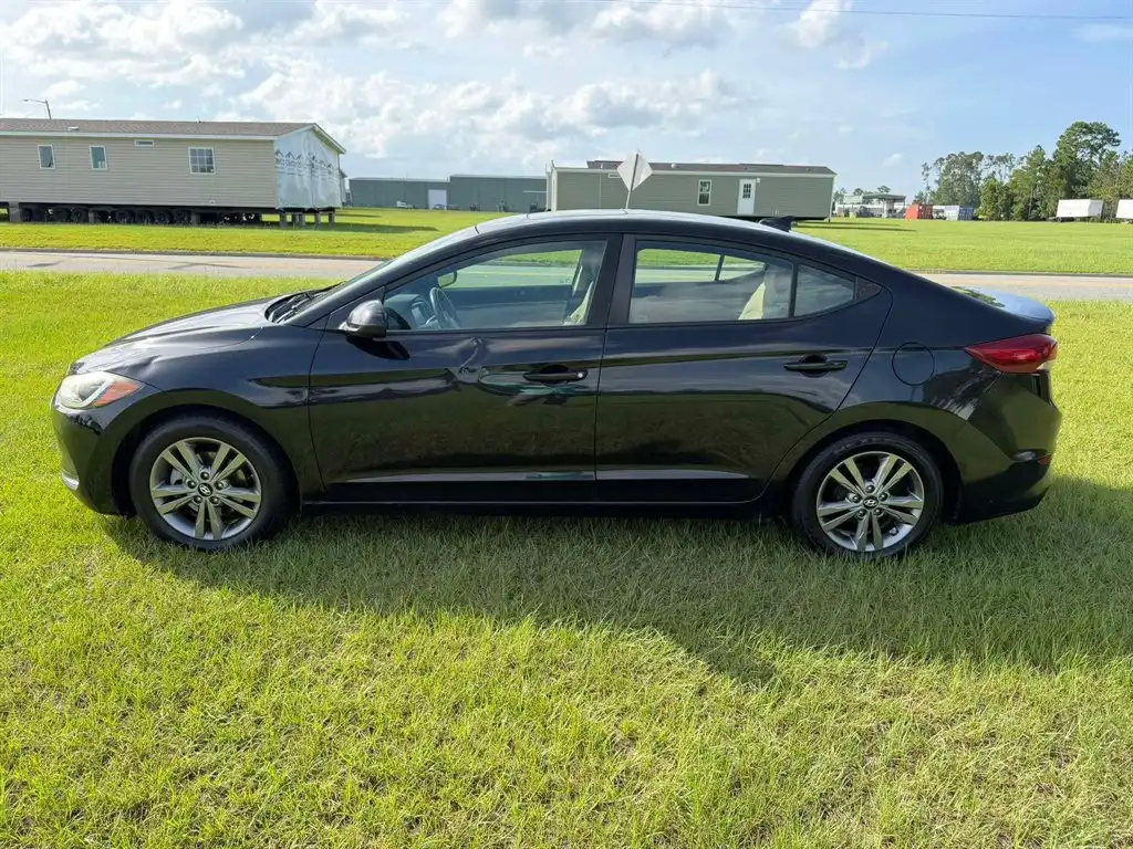 2017 Hyundai Elantra 1.8 Value Edition A/T's photo