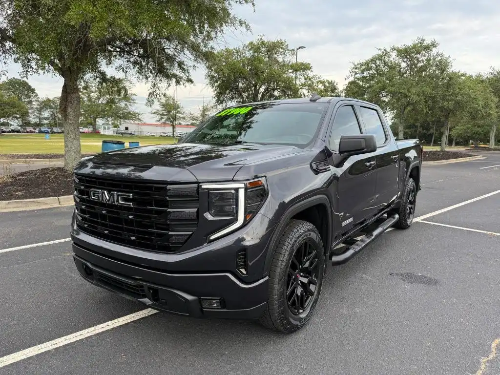 2023 GMC Sierra 4WD Crew Cab Standard Box Elevation's photo