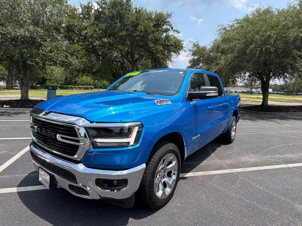 2021 RAM 1500 Big Horn/Lone Star 4x4 Crew Cab 5'7's photo