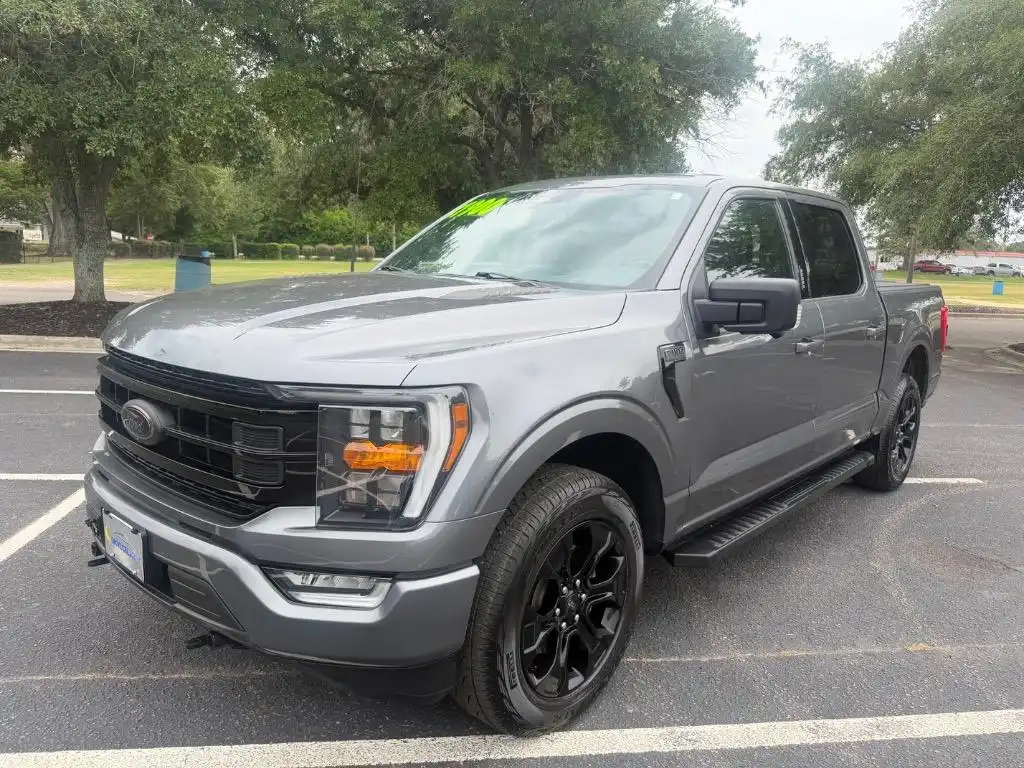 2022 Ford F-150 XLT 4x4 SuperCrew 5-1/2 Box's photo