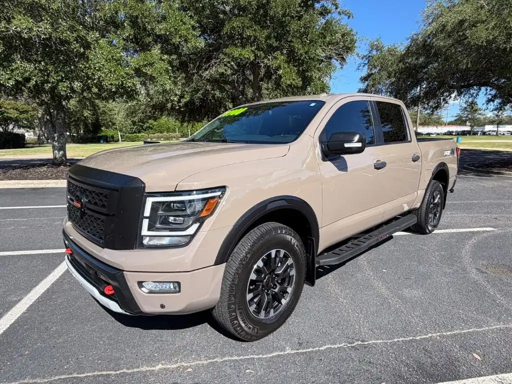2021 Nissan Titan PRO-4X 4WD Crew Cab's photo