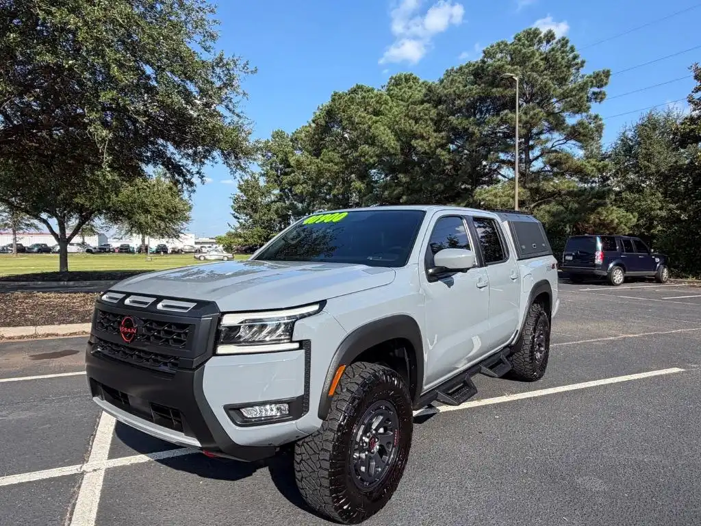2025 Nissan Frontier PRO-4X Crew Cab 4WD's photo