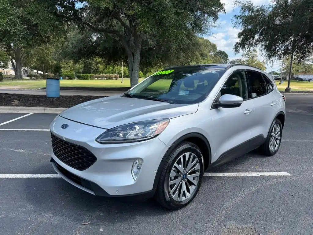2020 Ford Escape Titanium AWD's photo