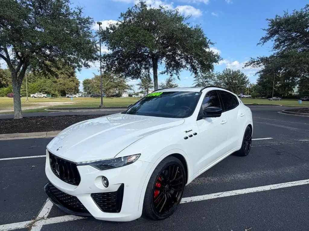 2022 Maserati Levante Modena's photo
