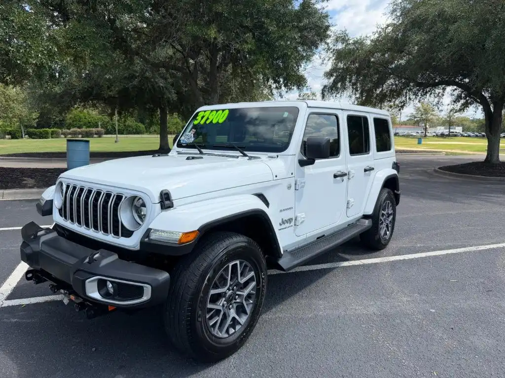 2024 Jeep Wrangler Sahara's photo
